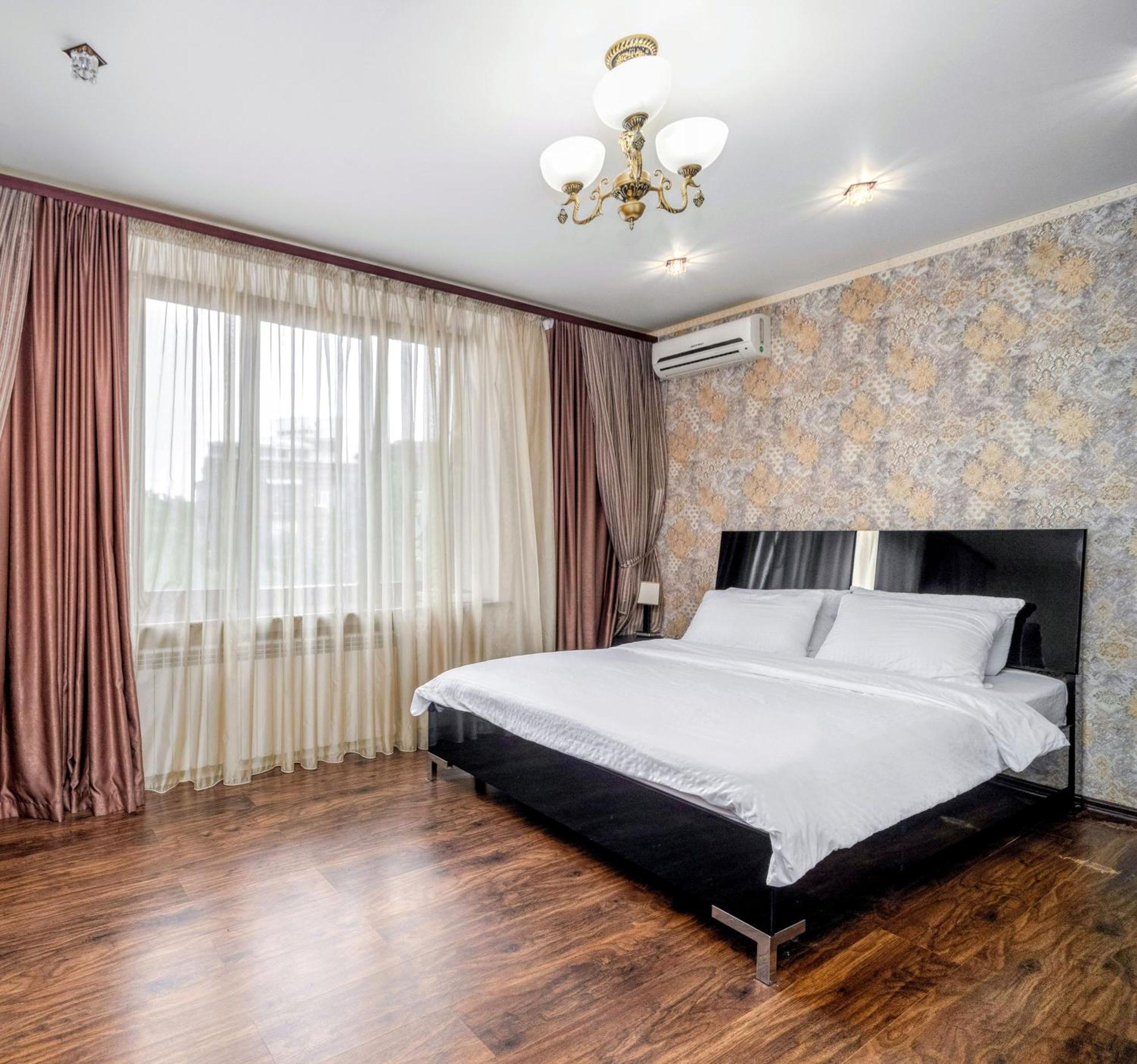 Lux Apartment Gorkiy Park خاركيف المظهر الخارجي الصورة